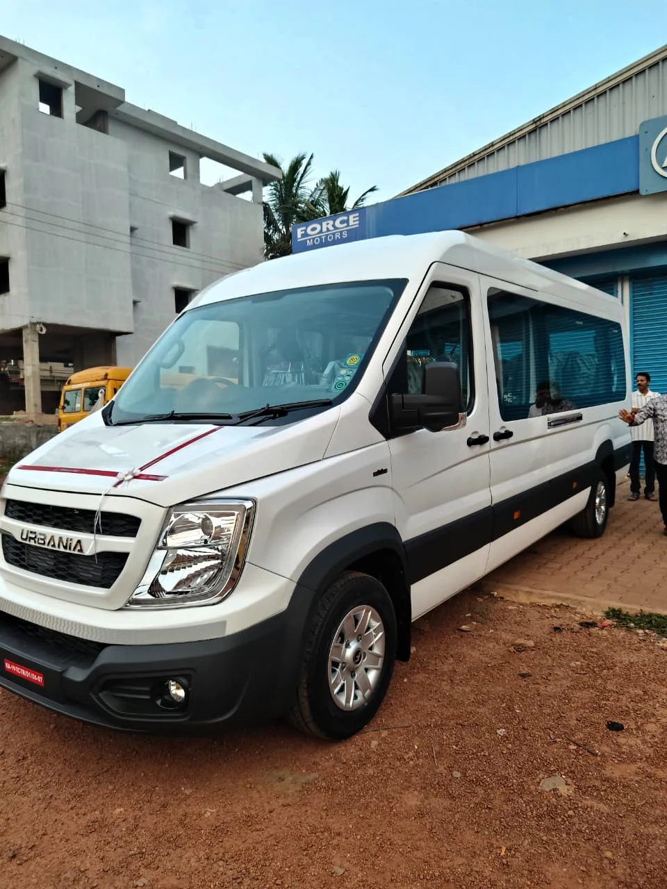 Force Urbania Luxury Van